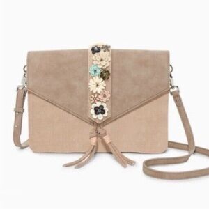 Stella & Dot  3 in 1 Fleurette Crossbody bag Floral Tassel Tan Beige